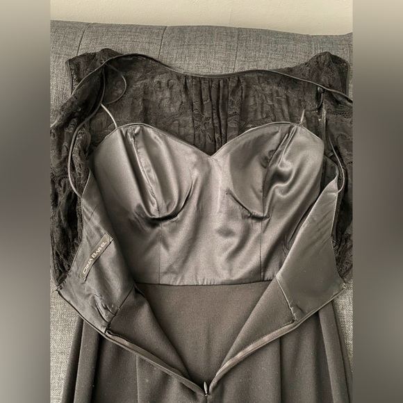 This is a stunning dress, worn only once and in pristine condition! - Picture 3 of 4